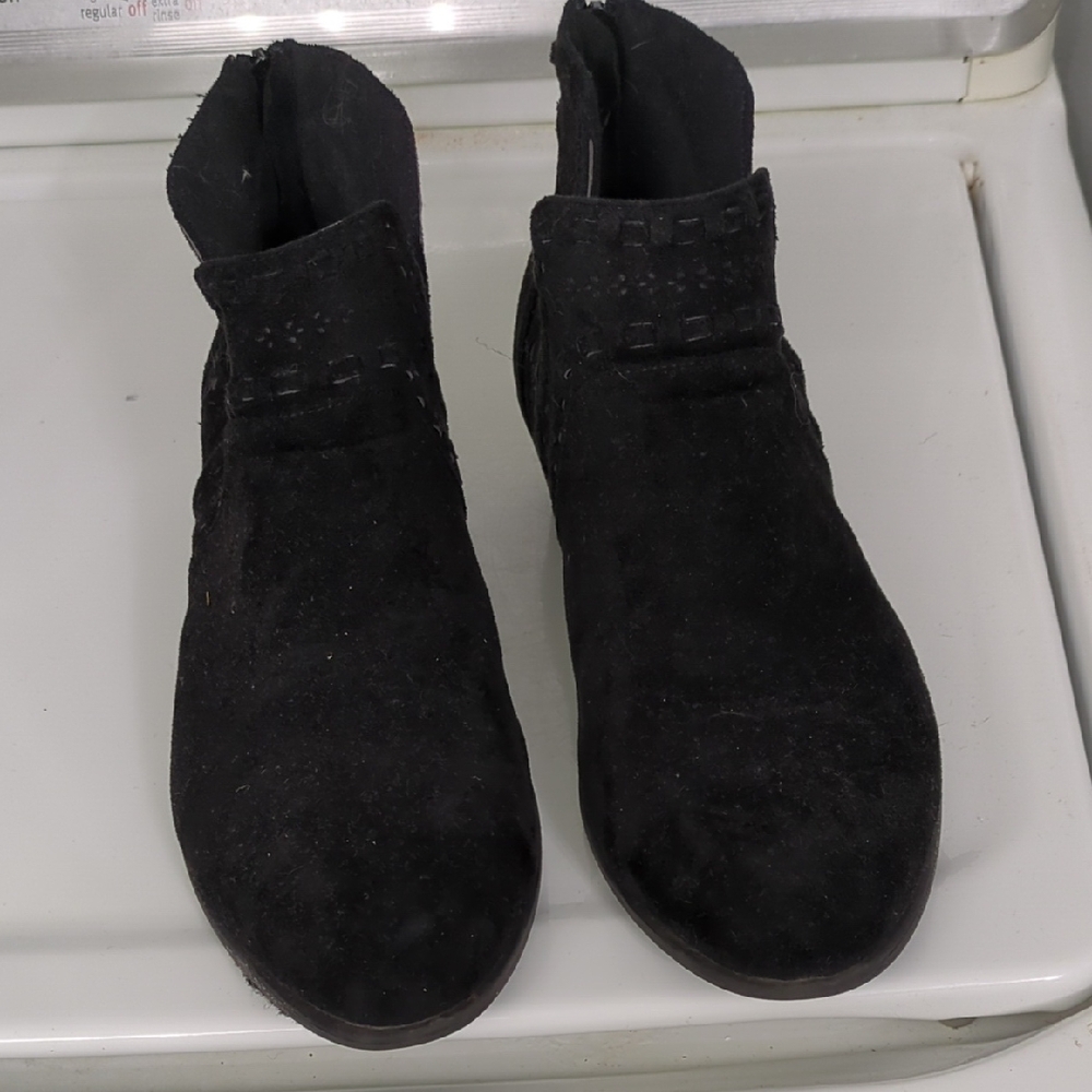 Natural Reflections Black Suede Ankle Booties